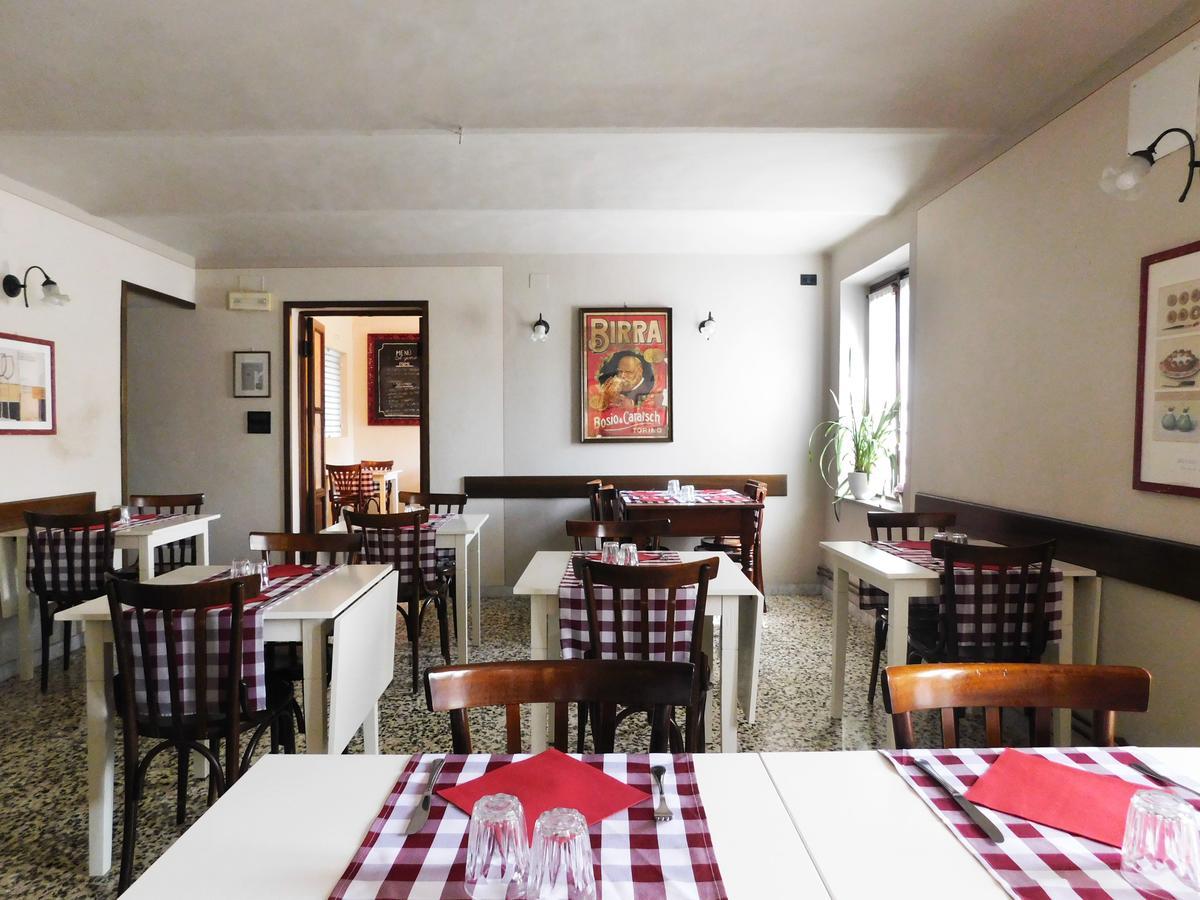 Hotel Trattoria Due Citroni Casalgrasso Exterior foto